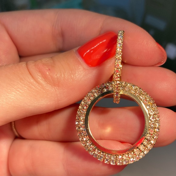 Beautiful Gold Tone Crystals Earrings - Picture 2 of 4